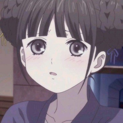 老爷爷为妻子摘花 花主人改警示牌